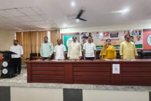 भाजपा नोएडा महानगर की कार्यशाला में मौजूद पदाधिकारी और कार्यकर्ता